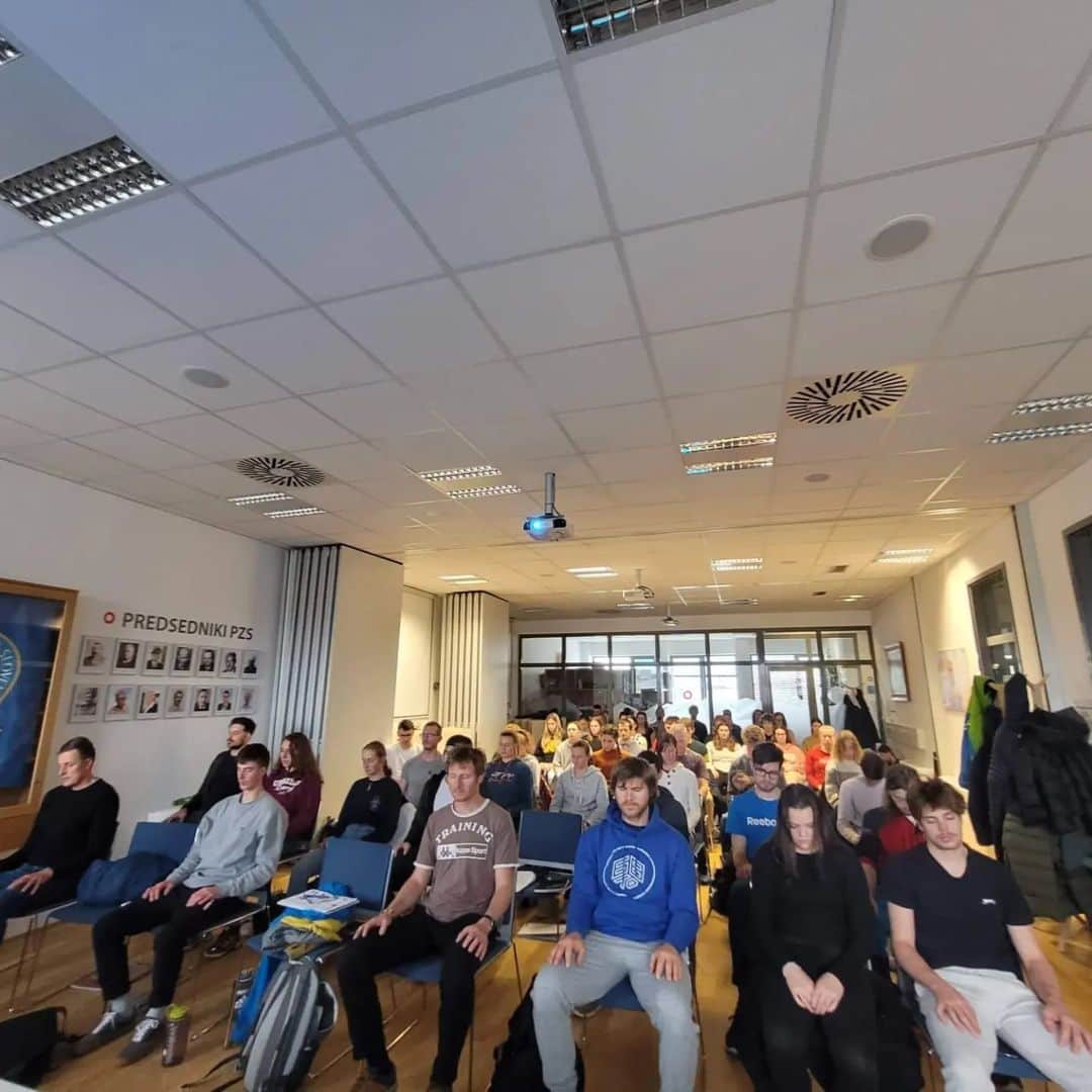ミナ・マルコヴィッチのインスタグラム：「Another extended lecture about 'Sport psychology and it's practical implications in climbing' with a lot of climbing insight and practial examples.  It was held for @planinskazvezaslovenije during education for new climbing instructors.   Thank you for your trust and opportunity @planinskazvezaslovenije. 🙌 Hope, all new stuff gained some value infarmations and will producitvely use it at their practice.  If interested in more, visit site. 🔗 in bio.  #climbingpsychology #climbers_education #climbing&psychology #practicalsportpsychologyinclimbing #weareclimbers #foryourmountain #coacheducation #course」