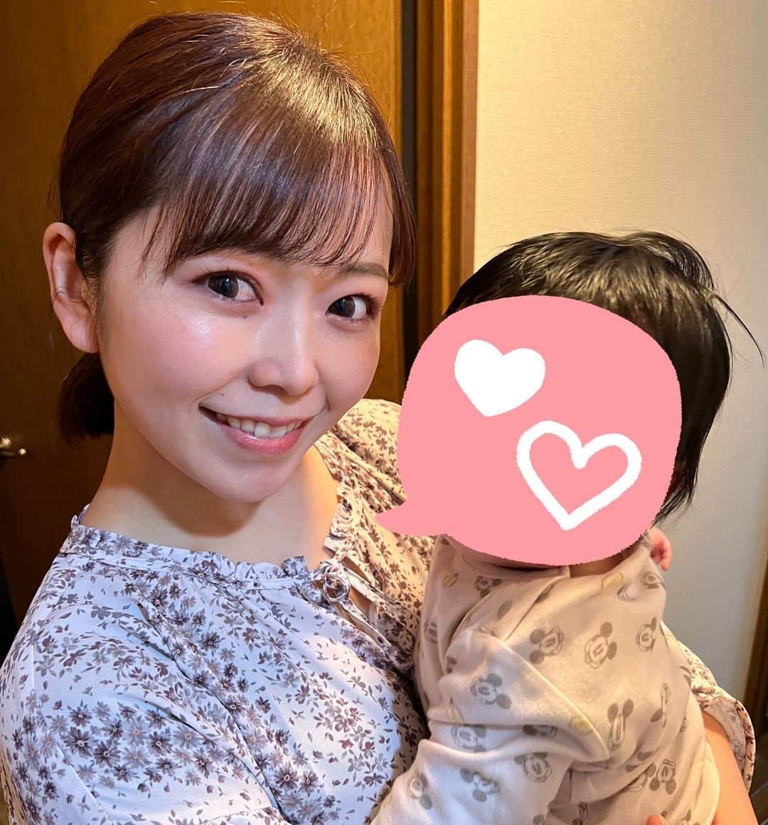 のインスタグラム：「. 昨日仕事であまり一緒にいられなかったからか いつも以上にべったりの息子くん👶 . 起きてる間はもちろん、お昼寝中も ほんとにずーーーっと一日中抱っこしてました😂 どんどん腕だけ筋肉がついていく、、🥹笑 . #生後4ヶ月#4ヶ月ベビー#赤ちゃん#男の子#甘えん坊 #抱っこ好き#おろすとギャン泣き#産後ママ#育児奮闘中 #育児あるある#たくましくなる両腕 #明日もきっと#あまえんぼ#がんばろう 😂」