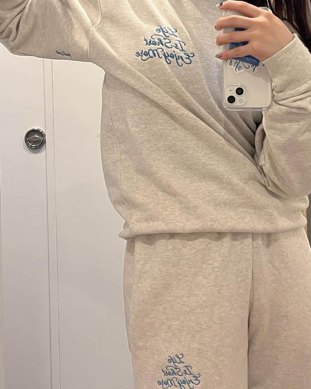 のインスタグラム：「ハッピ〜な日常🍿🧃  明日からも頑張ろう〜🍬🥫 #stayakid #ootd」