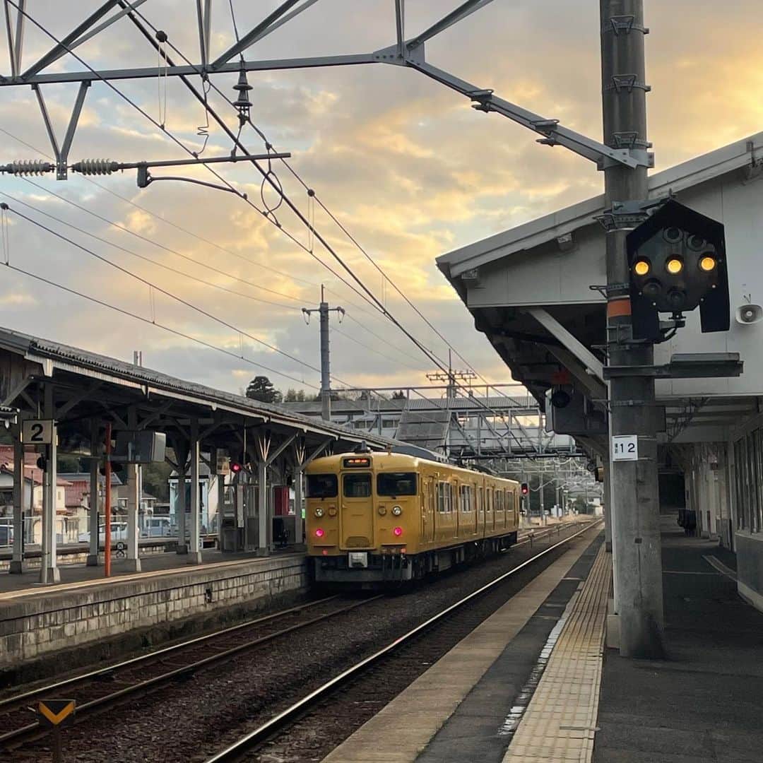 澤辺美香さんのインスタグラム写真 - (澤辺美香Instagram)「レトロな列車を見るとテンションが上がってしまいます♡」3月5日 22時41分 - mikasawabe