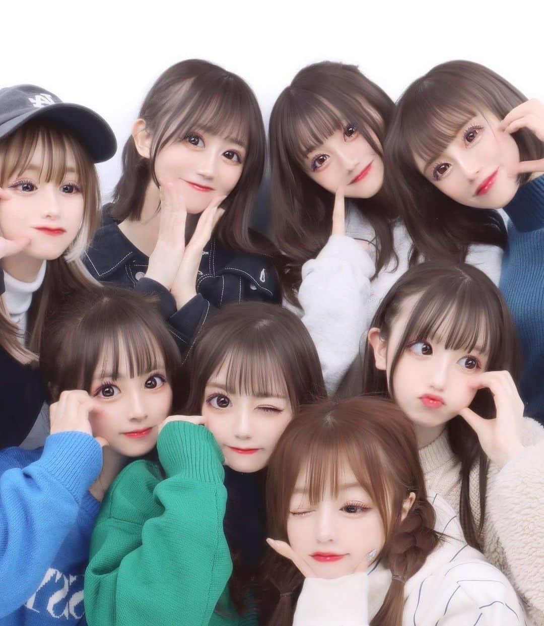 高木悠未のインスタグラム：「チームって最高！  気づけば来月でLinQ12周年！ 気づけば1期生で12年もLinQ大好きLinQバカな人生を 送っているわけだけども、 継続する事の難しさと継続する事の大切さを 年々感じています！ 最年少で入ったLinQ 今では私は最年長になってしまったぜ！ 最高に貴重な経験過ぎて LinQでのこれまでの経験は財産です! LinQに憧れて、 私に憧れてくれて入ってきてくれた後輩！ 一緒に走ってくれる最高の仲間が大好きすぎるし、 キラキラした根性のある目を見ると 私が先頭切って頑張るしかないなっと再び熱を加えてくれた後輩のみんなにとても感謝しています！ 忘れていた気持ちと、今までの経験や足りない学びを 限られた時間の中で後悔ない時間を過ごそうと燃えています！！  今年の12周年ライブは4月16日 zepp FUKUOKA ！  4月2日 東京ライブ 4月8日 名古屋ライブ 4月9日 大阪ライブ 4月16日 福岡ライブ」