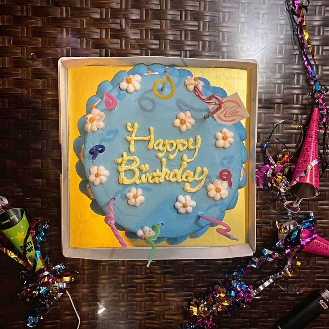 KONANのインスタグラム：「かわいー🎂💓💓 . . ありがとさん😆　 . . #birthday #birthdaycake #cake #🎂 #ケーキ #お誕生日 #birthdaygirl #楽しい時間 #thankyou #💓」
