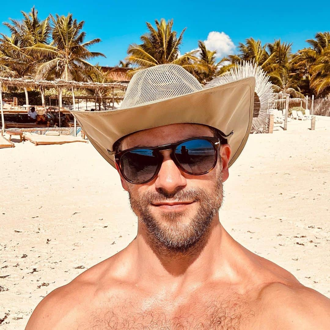 ブラント・ドーハティのインスタグラム：「Loved Tulum (you can tell I’m in Mexico because I put a yellowish filter on it)☀️」