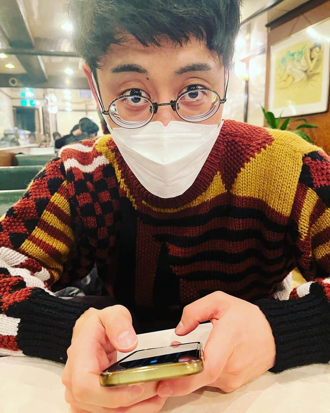 桃沢健輔のインスタグラム：「R-1めっちゃ面白かった。 仲間がたくさんの大会でした。 皆さん面白かったです！」
