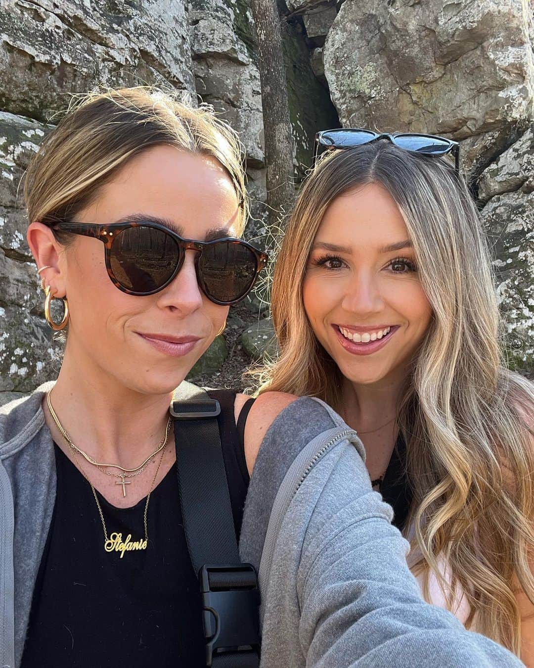 Tracy and Stefanieさんのインスタグラム写真 - (Tracy and StefanieInstagram)「Weekend photo dump! Had fun exploring a new area! In our ✨moving✨ era! ❤️ #bham #moving #hiking #weekendadventures」3月6日 2時29分 - eleventhgorgeous