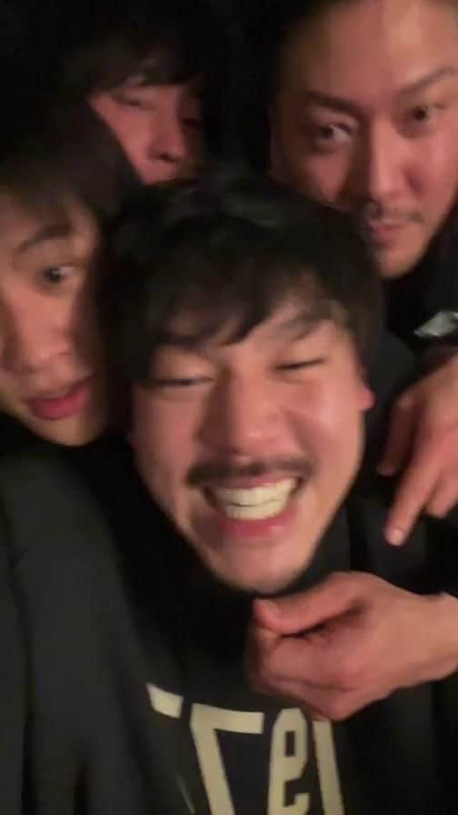 長谷川惠一のインスタグラム：「グランピングからの酔っ払いインスタライブありがとうございました🥴  途中暗かったり、うるさかったりすいませんでした🥹  みんな仲良し😂  #千葉 #グランピング」