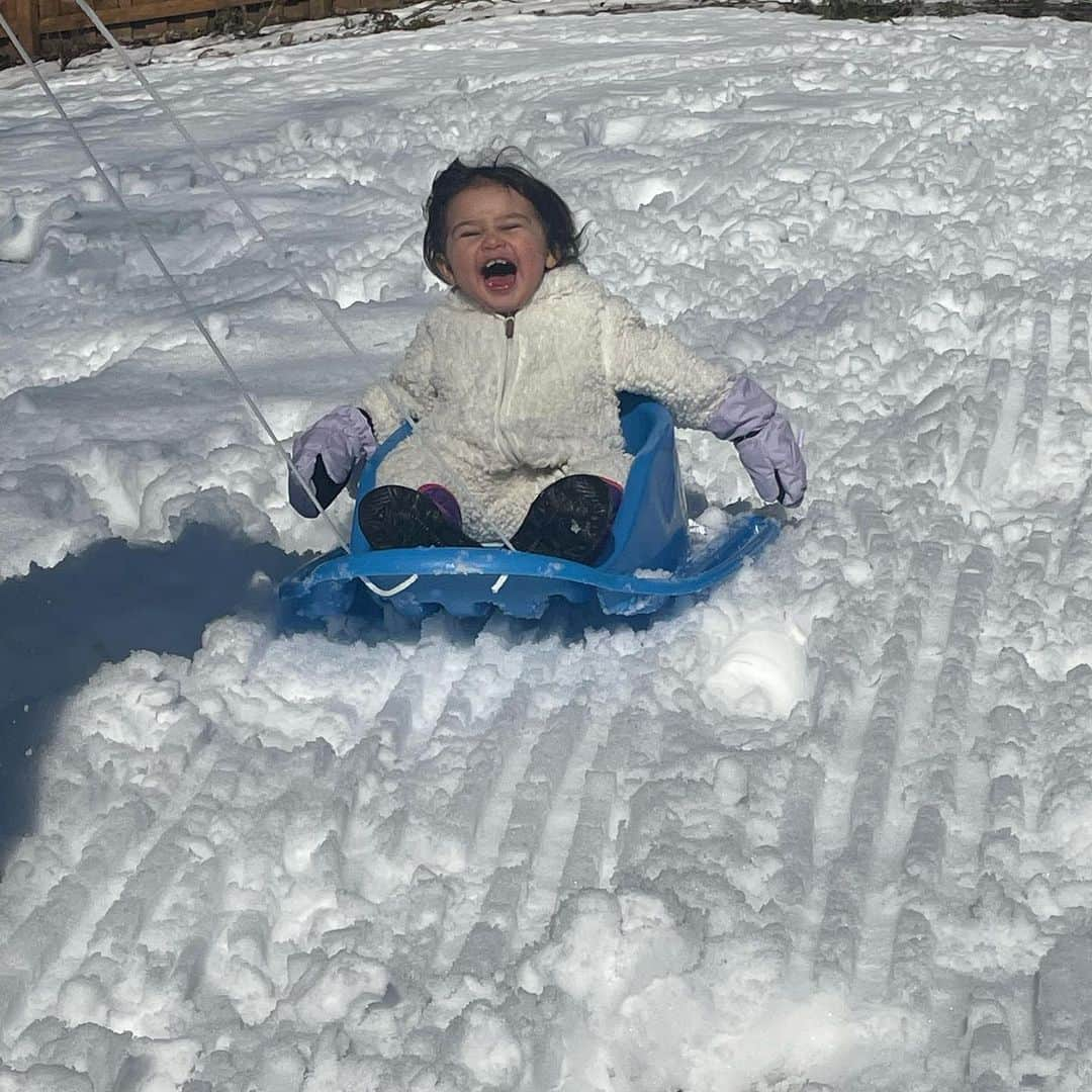 アマンダ・エボラさんのインスタグラム写真 - (アマンダ・エボラInstagram)「Sunday Snow Day 🛷❄️」3月6日 4時22分 - acevora84