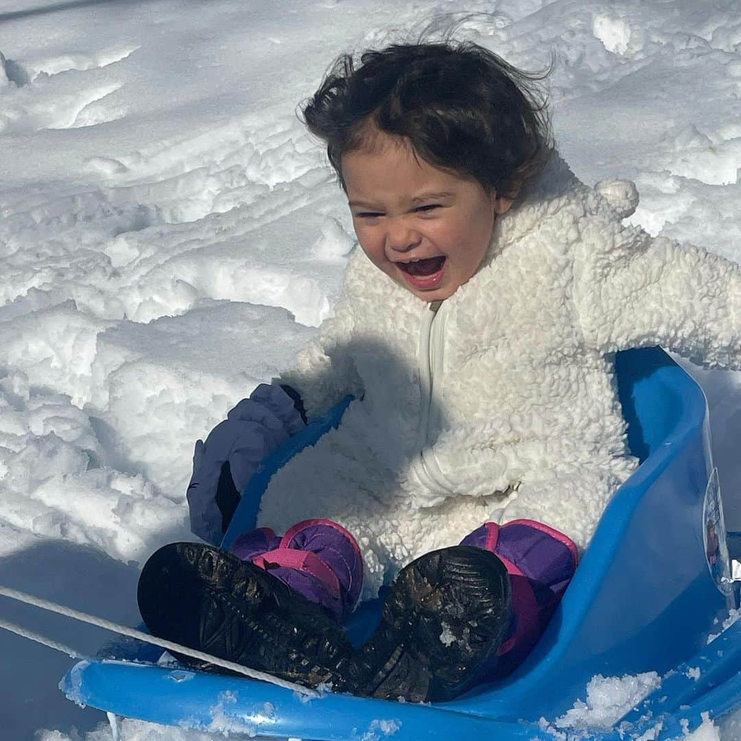 アマンダ・エボラさんのインスタグラム写真 - (アマンダ・エボラInstagram)「Sunday Snow Day 🛷❄️」3月6日 4時22分 - acevora84