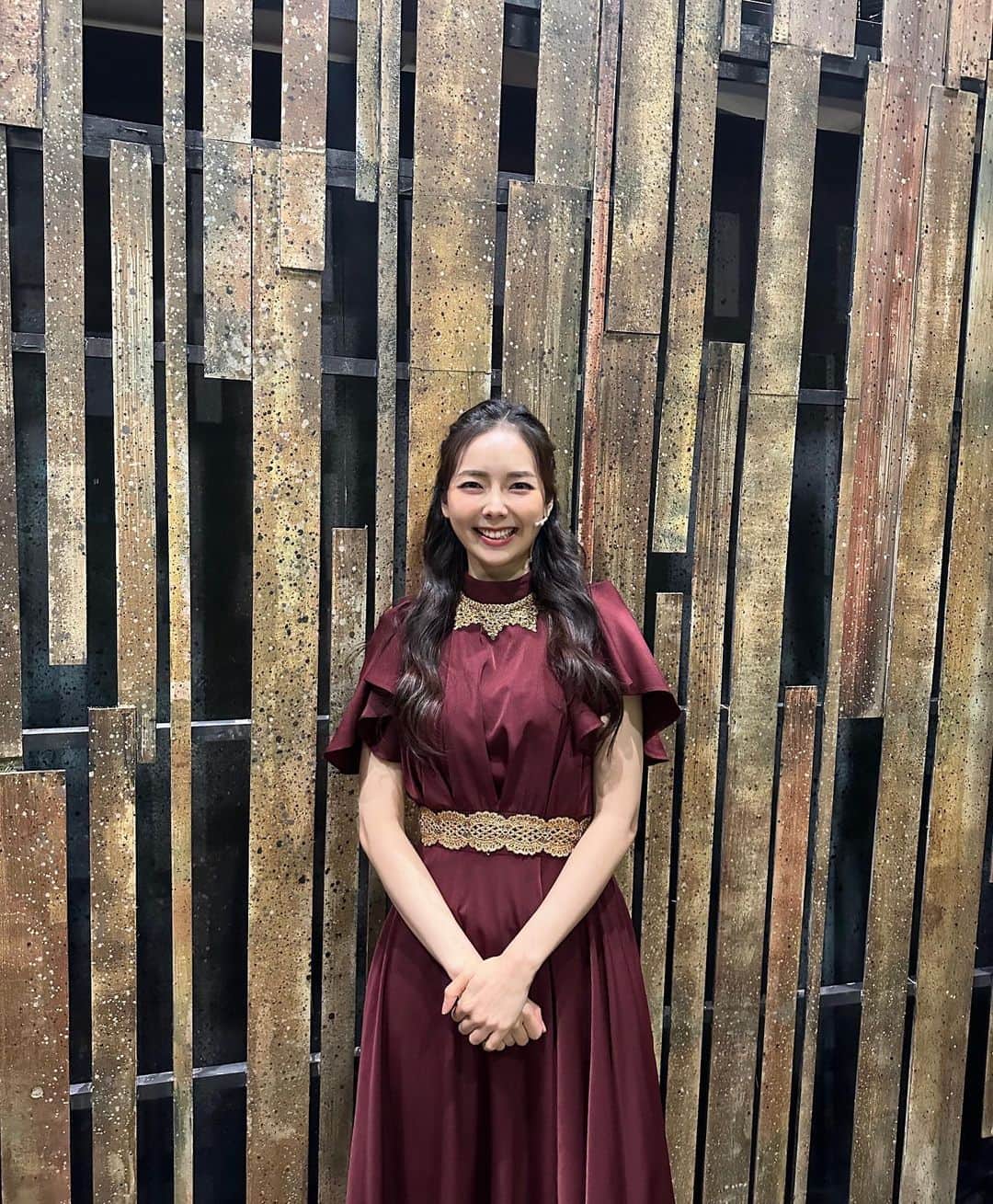 ヒョウン のインスタグラム：「추운 겨울에 다이스라는 작품을 만나 벌써 따뜻한 봄이 되었네요 셀리나와 함께하는 시간 동안 정말 행복했고, 하루하루 너무나 소중한 시간이었습니다.  모든 배우님들 그리고 스태프분들 너무 고생 많으셨고,  저를 응원해 주시고  뮤지컬 다이스를 사랑해 주신  관객 여러분들 정말 감사합니다. ❣ 다시 만날 그날까지!:)」