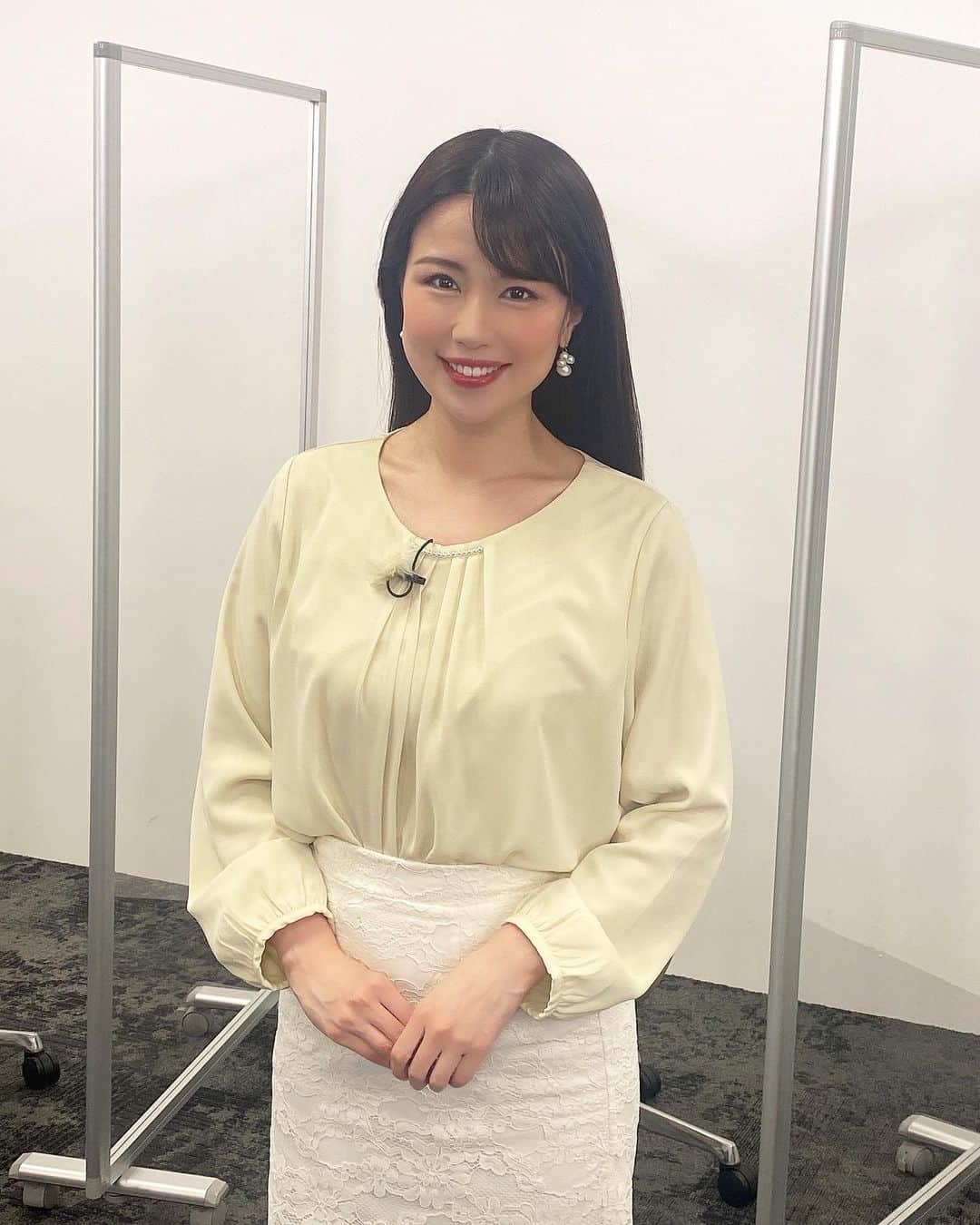 道岡桃子のインスタグラム：「今日は、インタビューのお仕事です！  すっかり春服✨  がんばります✌️  #アナウンサー  #フリーアナウンサー  #女子アナウンサー  #インタビュー  #アナウンサー衣装  #衣装提供 #衣装  #女子アナコーデ  #女子アナ #ブラウス  #フォロワー #フォロー  #ハニーズ #honeys  #followforfollowback  #followｍe #follow #japan #japanesegirl」