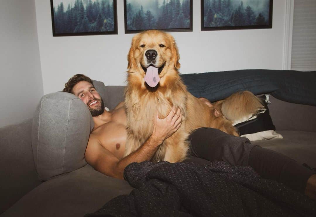 ショーン・ブースのインスタグラム：「Sunday nights.」