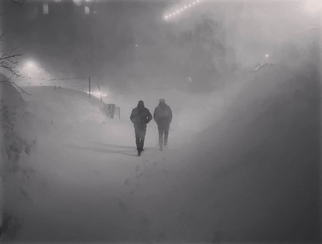 ピーター・ファシネリのインスタグラム：「The road less travelled.」