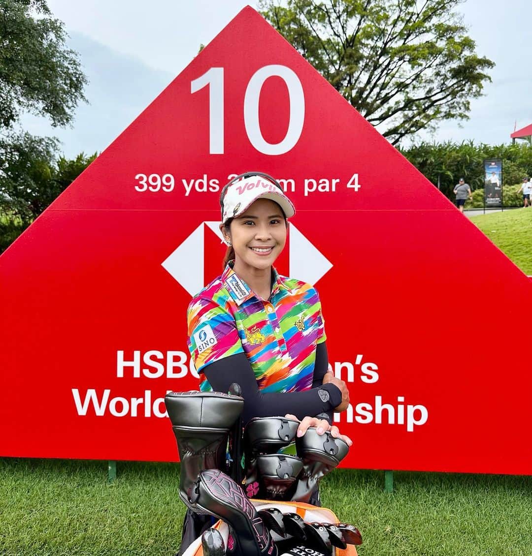 ポーナノン・ファトラムのインスタグラム：「Thank you @hsbcwomensgolf in Singapore 🇸🇬 for such a great experience this year.🤟 Even though the result did not come out as expected but you always welcome me with great hospitality as usual. See you again next year 😊💕」
