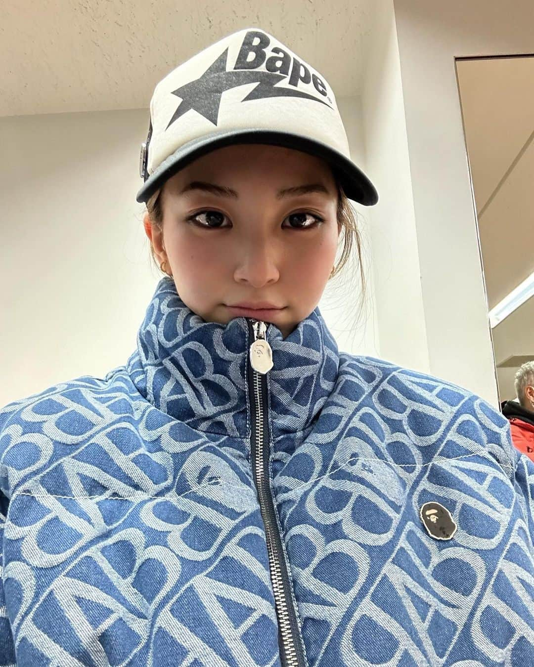 金谷鞠杏さんのインスタグラム写真 - (金谷鞠杏Instagram)「ーーーーーーーーーーーーーー Hi   A BATHING APE®︎ 2023 A/W🖤✨ Congrats 30th Anniversary’s👏🏼 𝓵𝓸𝓿𝓮 @bape_japan nnn ⁡ #nu_nootd #fashion #outfit #bape #abathingape#30th #anniversary」3月6日 23時07分 - mariannu_official