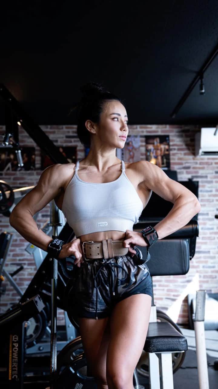 のインスタグラム：「・ Believe in yourself. 🖤🖤🖤  #fitness #motivation #bikini #gym #workout #asiangirls #tatoo #tatooart  #ビキニ #筋トレ女子 #ダイエット #ボディメイク」