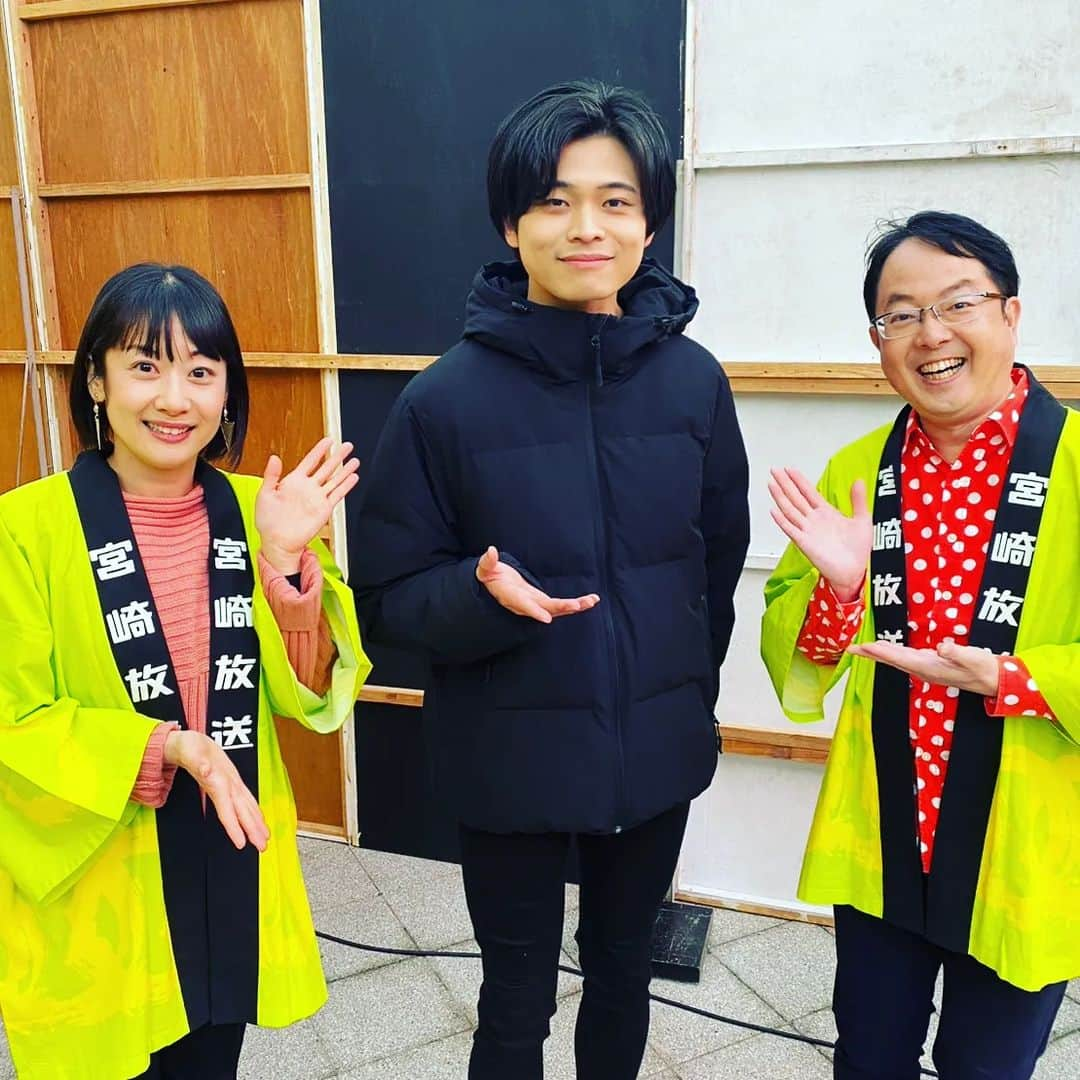 粉川真一さんのインスタグラム写真 - (粉川真一Instagram)「まつり宮崎初登場！ 演歌第7世代 二見颯一さん！  話題曲「君恋列車」など圧巻の歌唱力！ 二重三重の人垣が出来る大盛況でした！  #第9回まつり宮崎 #二見颯一 さん」3月6日 23時39分 - mrt.kokawa