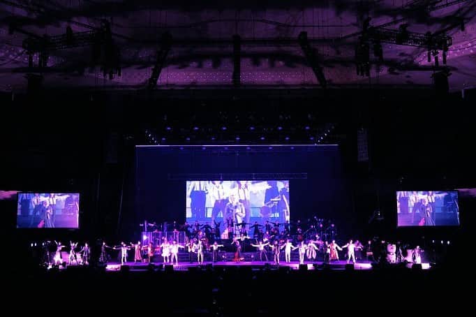 ReoNaのインスタグラム：「2023.3.6『#ReoNa ONE-MAN Concert 2023「ピルグリム」at日本武道館～3.6 day 逃げて逢おうね～』無事終演…🐾  逃げて逢えたね。  まだまだ続く旅路のどこかで、また、逢えますように。 ありがとうございました……！  #ReoNa武道館」