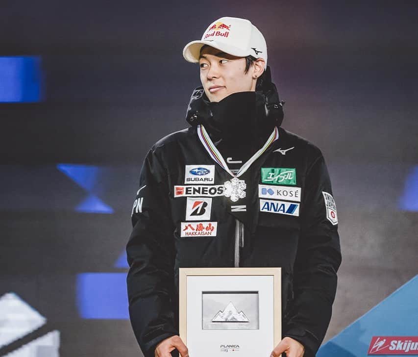 小林陵侑のインスタグラム：「Silver!!!🥈  📸 @skijumpingpl」