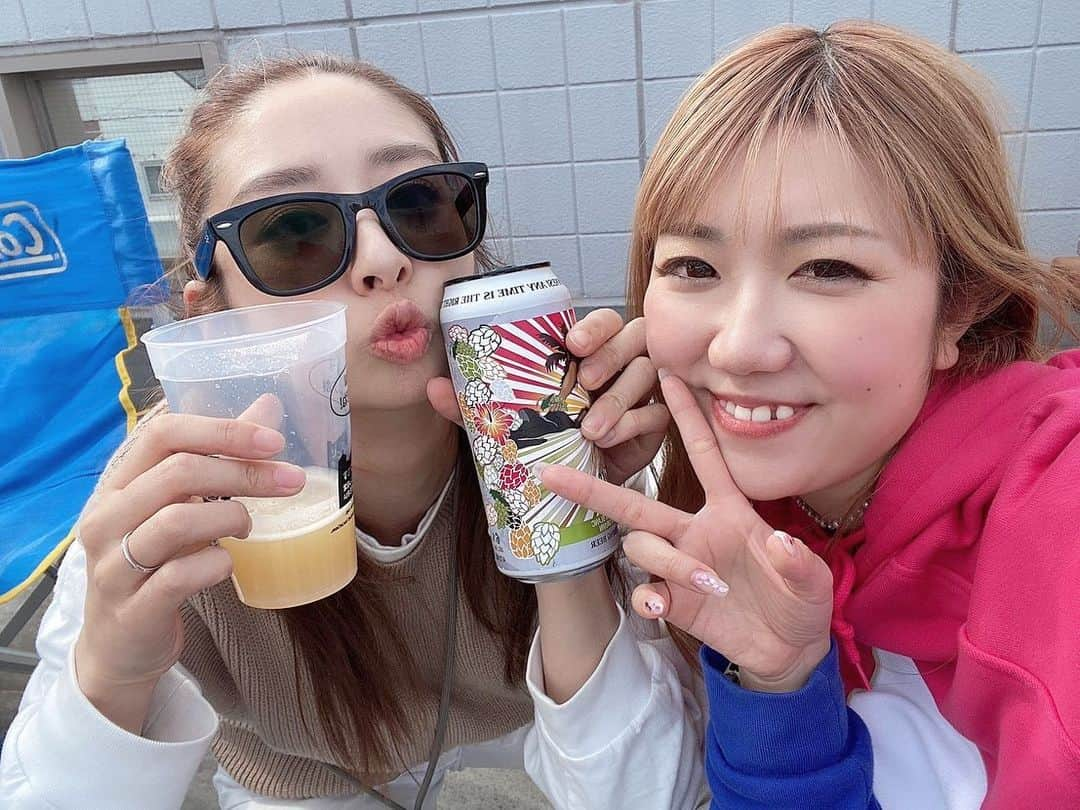 中田あすみさんのインスタグラム写真 - (中田あすみInstagram)「最高な宴に参加してきました…！！ お家でBBQ！！🍖🦪🍴🍻✨ ビールサーバーがある家飲みなんて初めて…！🥹✨ ご飯も美味し過ぎるし皆んなで飲むビールは最高でした🍺 有紗も途中から合流して、皆んなで楽しい時間を過ごしました〜☺️ 石部ちゃんご夫妻、本当にありがとう💕  #天てれ #最高に楽しかった #暖かくなって嬉しい #また集まりましょう」3月6日 15時56分 - asumi.nakada