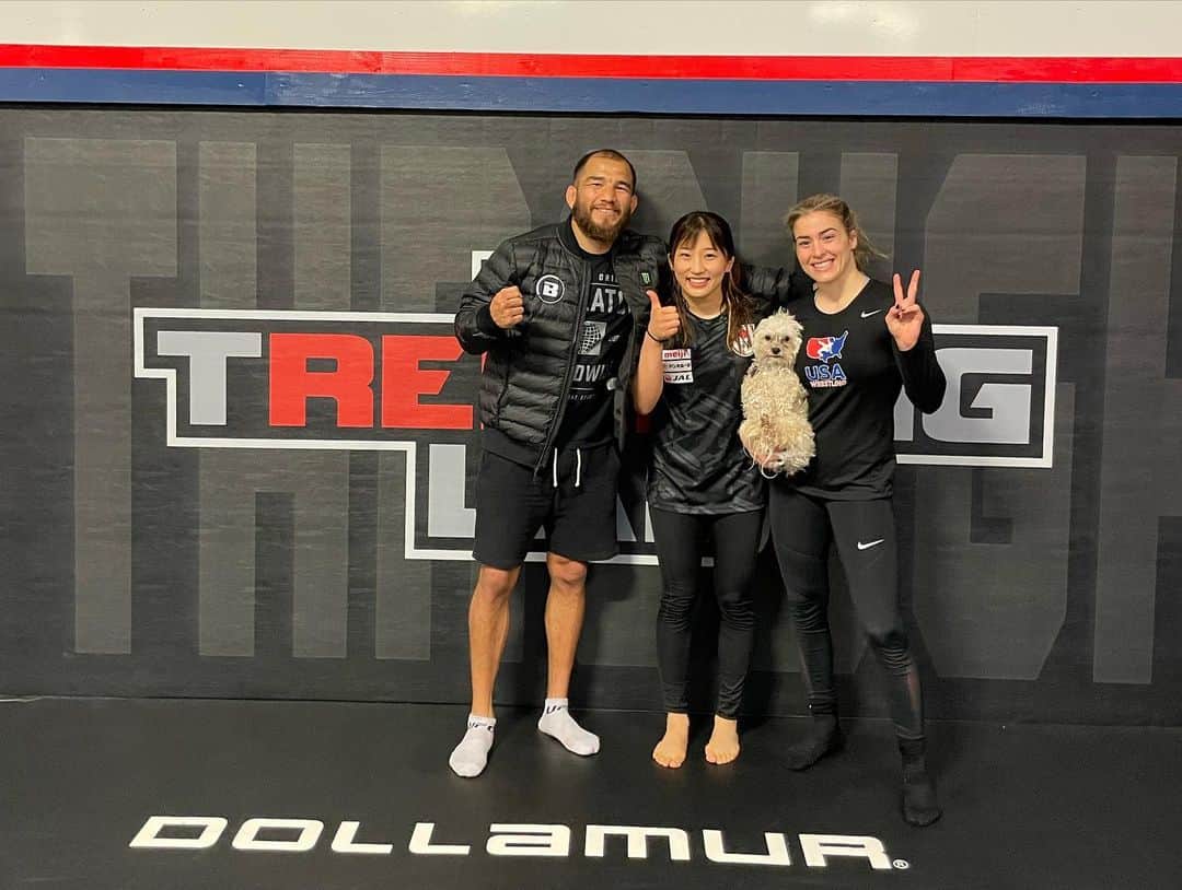 須崎優衣さんのインスタグラム写真 - (須崎優衣Instagram)「I would like to thank Juan Archuleta for his hospitality and for the training at his home 💪🔥🙇‍♀️ I am very grateful for his warm welcome. I felt his determination as a professional fighter, his awareness, his mentality, the way he spends his daily life, and most of all, his determination to devote his life to martial arts, which inspired me greatly! Thanks to you, Juan, my mentality and awareness has started to move in an even better direction 💪🔥 I am so glad to have had the opportunity to spend time with you. I also learned why I have been a champion for so many years and what it means to be a human being who is supported by everyone ✨ I am so grateful to have met another person I admire and respect 🙏🔥 . I will definitely continue to be a champion and try my best to repay my special coach with good results 💪🔥 ・ ファン・アーチュレッタさんのお家で武者修行をさせて頂きました💪🔥温かく迎え入れてくださり本当にありがとうございました🙇‍♀️ ・ プロ格闘家としての覚悟、意識、考え方、日々の生活での過ごし方、そして何より格闘技に人生を懸ける覚悟を沢山感じ、計り知れないくらいの刺激を沢山頂きました！ファンさんのおかげで私の考え方や意識がさらに良い方向へと進み始めました💪🔥 ・ また一緒に過ごさせて頂く中で長年チャンピオンでい続けられる理由、みんなから応援される人間性を学びました✨ ・ また一人私の憧れの人、尊敬する人に出会えた事に心から感謝しています🙏🔥 ・ 私も絶対にチャンピオンになり続けて良い結果を報告し、私のSpecialコーチに良い結果で恩返しをできるよう頑張ります💪🔥」3月6日 16時16分 - yui106301susaki