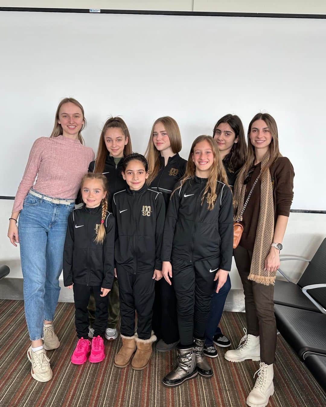 マリナ・デュランダさんのインスタグラム写真 - (マリナ・デュランダInstagram)「We are left with lots of beautiful memories from the @rgc_eleganza Cup in Netherlands! Memories full of joy, happiness, tears and pride. Pride for all our students!   💕💕💕  Thank you to the Organization of the competition and of course to our lovely team - Coaches, gymnasts and parents!」3月6日 16時30分 - dmarishka