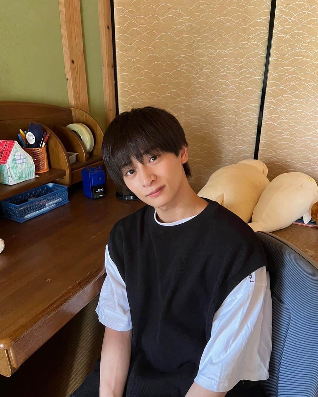 坂井翔のインスタグラム：「映画「#うたしるべ」 渡辺敦己を演じさせていただきます。  橋本伊月監督の初監督作品であり、初の弟役ということで楽しんで演じさせていただきました！  明日3月7日に渋谷ユーロライブにて公開です！ 前日のお知らせになってしまいすみません🙇‍♂️  ぜひみに来てください！！  開場12:00 開演12:30 閉演16:30  入場無料、入退場自由 上映時間は15:14を予定  ※タイムスケジュールは前後する可能性があるので、14:45にはお越し頂くことをおすすめします。」