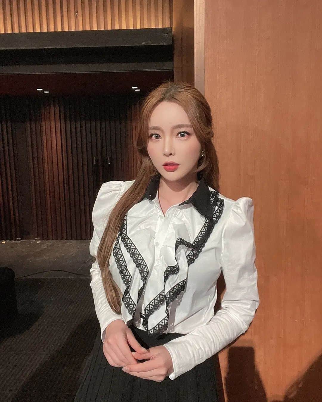 ホン・ジニョンのインスタグラム：「안녕 #봄 🙋‍♀️」