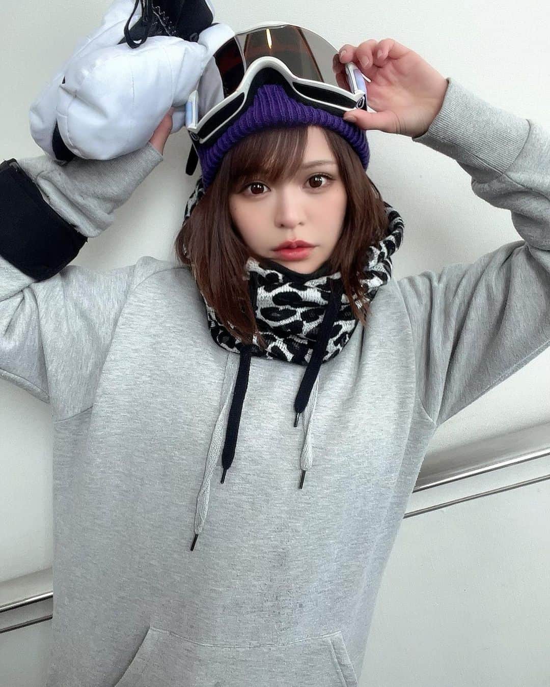 ななぴのインスタグラム：「meeee🫶🏻  スノボまだまだ行き足りないんだけど…？🏂 長く滑れるのってどこなんだろうか🥹  #スノボ　#スノボ女子　#スノボウェア　#新しいウェア欲しい」