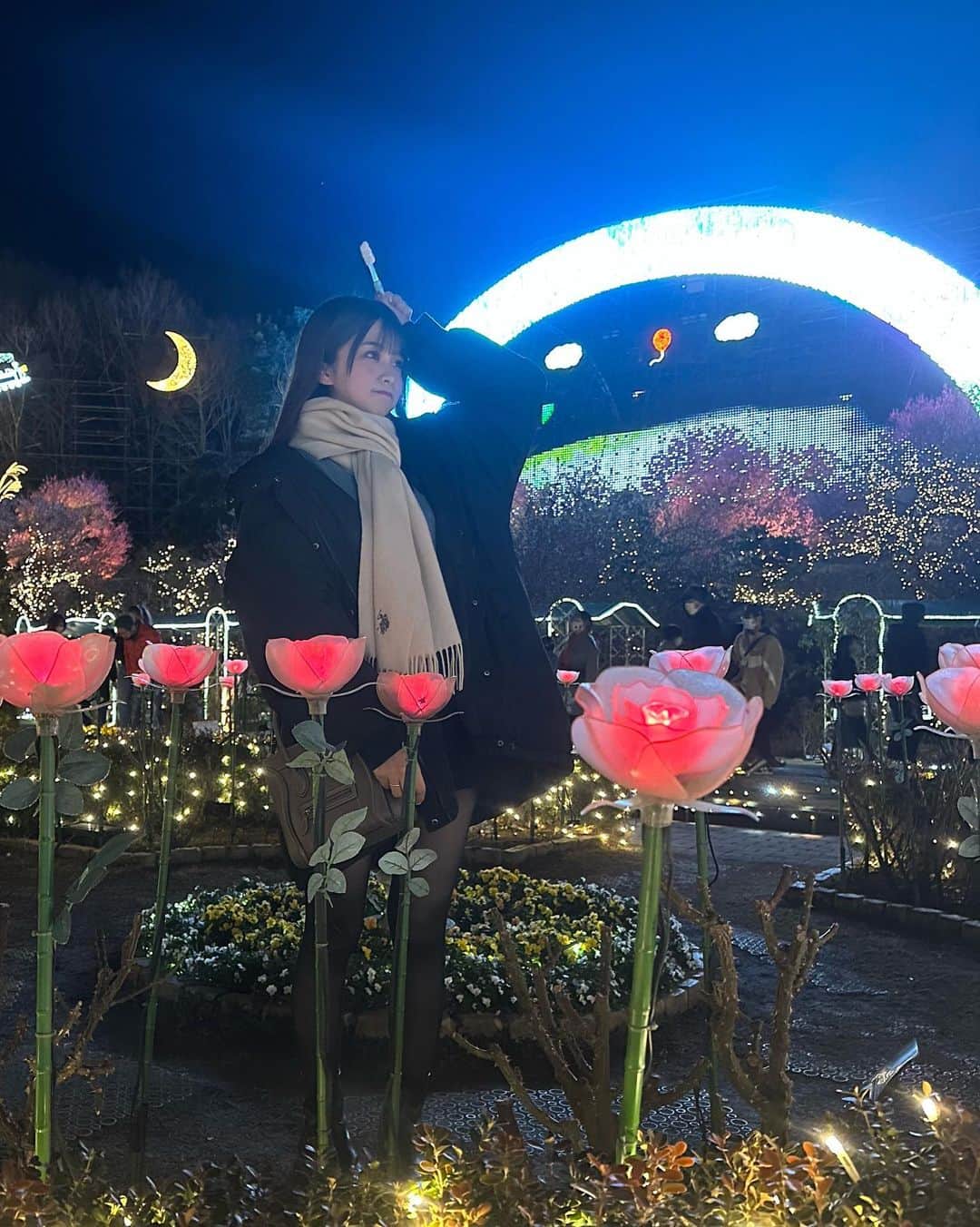 すみだかほのインスタグラム：「初あしかがフラワーパーク🌸 藤の花のイルミきれいだった🐇💖 #grl #グレイル」