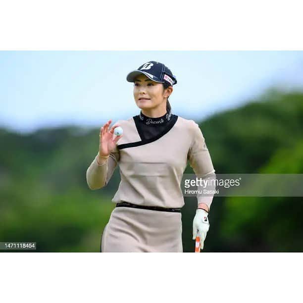 渡邉彩香のインスタグラム：「. . 2023開幕戦！ ダイキンオーキッドレディス 応援ありがとうございました！！  今シーズンも全力で頑張ります！  #大東建託 @eheyanetladies_official  #ブリヂストンスポーツ @bridgestonesports_golf  #デサントゴルフ @descentegolf.jp  #サークレイス #昭文社ホールディングス #富士薬品 @fujiyakuhin_pr  #スタージュエリー @starjewelry_press  #電翔 今シーズンもサポートして頂きありがとうございます！」