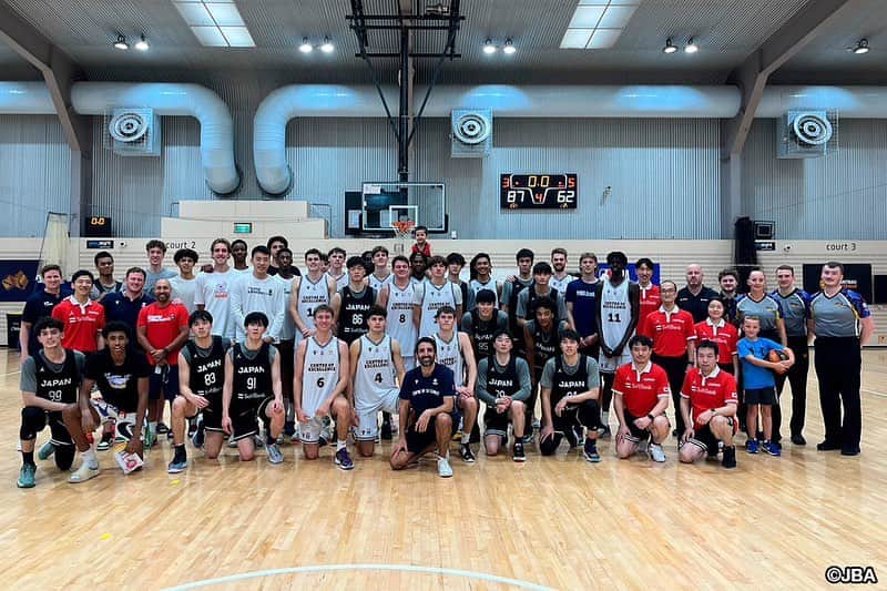 網野友雄のインスタグラム：「U22男子日本代表チームオーストラリア遠征から帰国しました！ 世界トップレベルの選手達との試合は学ぶべきことが多くあり、収穫ばかりでした！絶対に次に繋げていきます！ #AkatsukiJapan」