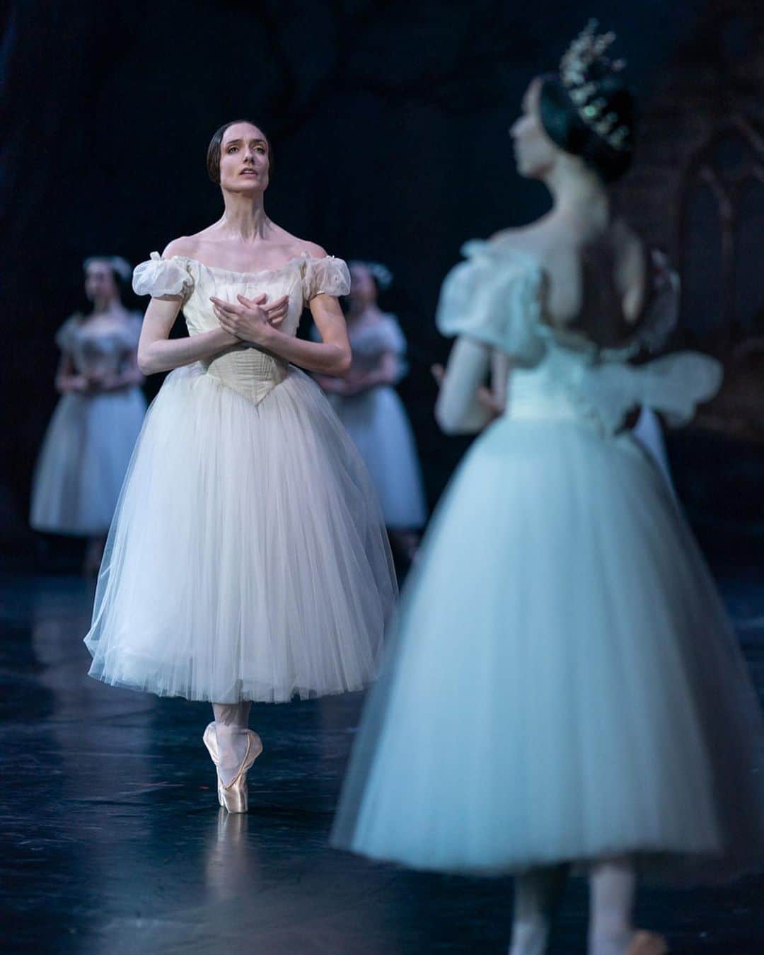 ドロテ・ジルベールのインスタグラム：「Je danserai Giselle avec @guillaumediop à Séoul les 8 et 11 mars / @lgartscenter  . 📷 @kellermans.lens @agathepoupeney  . #balletgiselle #jeancoralli #julesperrot #guillaumediop #seoul」