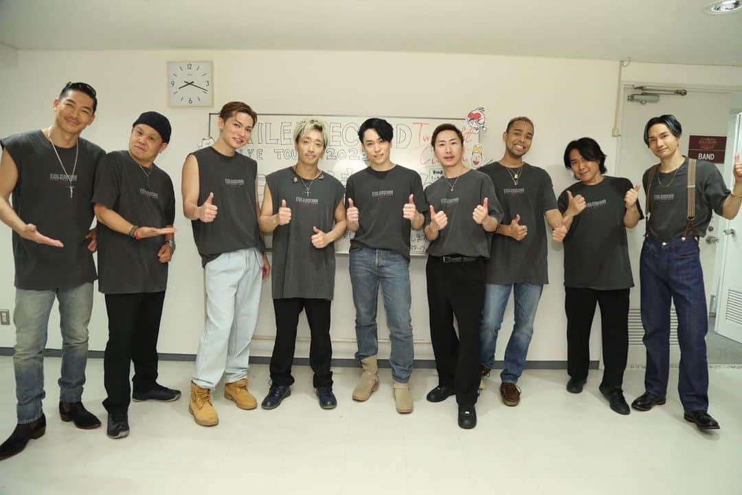 マサ小浜のインスタグラム：「EXILE THE SECOND LIVE TOUR 2023 “Twilight Cinema”  6公演ほど参加させて頂いてます。 個人的初日は昨日の新潟公演でした〜 久しぶりにサイコーなSecondの皆さん、バンドメンバーと共演できて上がりまくりました。 関係者の皆様、オーディエンスの皆様　ありがとうございました😊😊  #exilethesecond #twilightcinema #新潟  #帰りに食べたへぎ蕎麦が美味しかった😋」