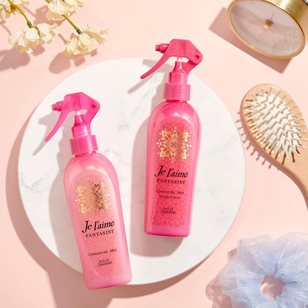 のインスタグラム：「. 春は髪の乾燥が気になりますね💦  ジュレームファンタジストのミストで、乾燥ケアはいかがですか❣ シュッとひと吹きでうるおいあふれる羨望の髪へ。指通りよくまとまります✨  清楚で甘美なスウィートフローラルの香りで、使うたびいやされる…💖  乾燥が気になるこれからの季節、しっかりケアしていきましょう😍 ⁡ #KOSE #コーセー #jelaime #ジュレーム #fantasist #ファンタジスト #ヘアフレグランス #hair #髪 #ダメージケア #髪のパサつき #乾燥対策 #ホームケア #美髪ケア #モテ髪 #ツヤ髪 #艶髪 #美髪になりたい #おすすめヘアケア #ドラストコスメ #ドラッグストアコスメ #ヘアケア用品 #美髪マニア #美容好きな人と繋がりたい」