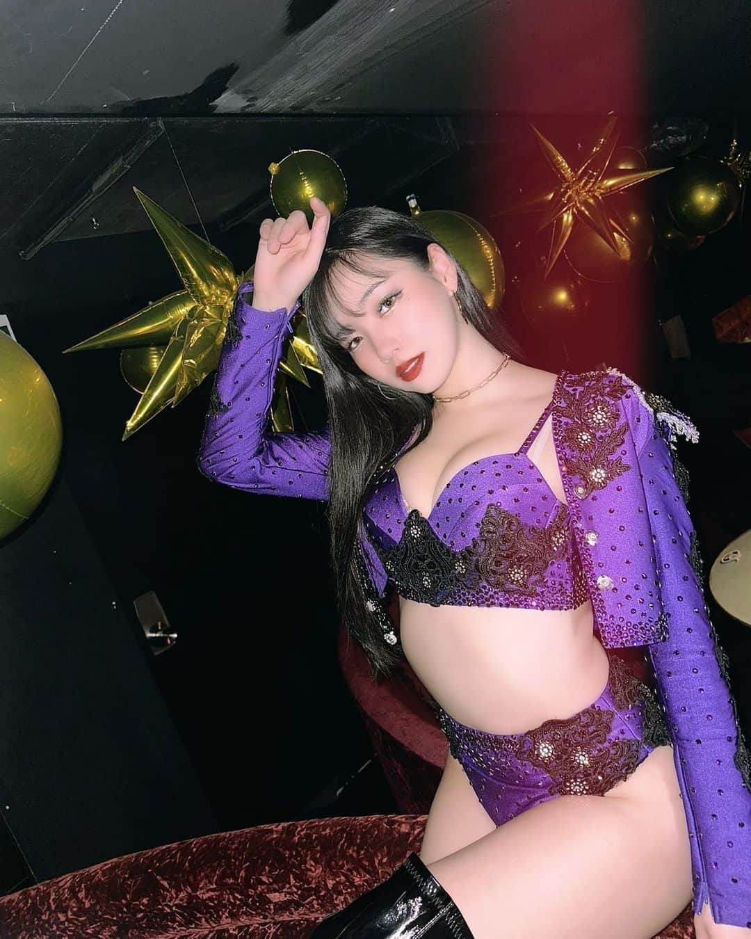 NaMieのインスタグラム：「月に行ってみたい🌖 ⁡ ⁡ #WARP新宿 #warpshinjuku #shinjuku #新宿 #夜遊び ⁡ #バーレスク東京 #バーレスクtokyo #partyontokyo #パリオン #partyon #パーティーオン #バーレスク #バーレスクダンサー #ショーダンサー #ショークラブ #ショー #バーレスクヤバイ #ダンサー #ダンサー募集 #club #show #六本木 #dance #高収入バイト #高収入 #高収入求人 #パリオンは史上最強の遊び場 #エンタメ活動を止めない」