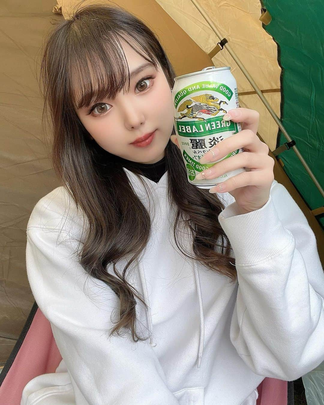 嶋谷愛（あいちゅん）のインスタグラム：「. 2023年初キャンプ🏕️ ⛺️ 知明湖行ってきたよん 🍻＼ʓ-Ʊ"-／は最高。 でもお腹出るから糖質は……🙂 . . .   #데일리 #셀스타그램 #좋아요반사 #얼스타그램 #오오티디 #일본 #셀카놀이 #여행스냅 #일본여행 #여행일기 #여행기록 #여행스타그램 #キャンプ女子 #キャンプ初心者 #キャンプコーデ #ソロキャンプ #キャンプ好きな人と繋がりたい #Coleman」