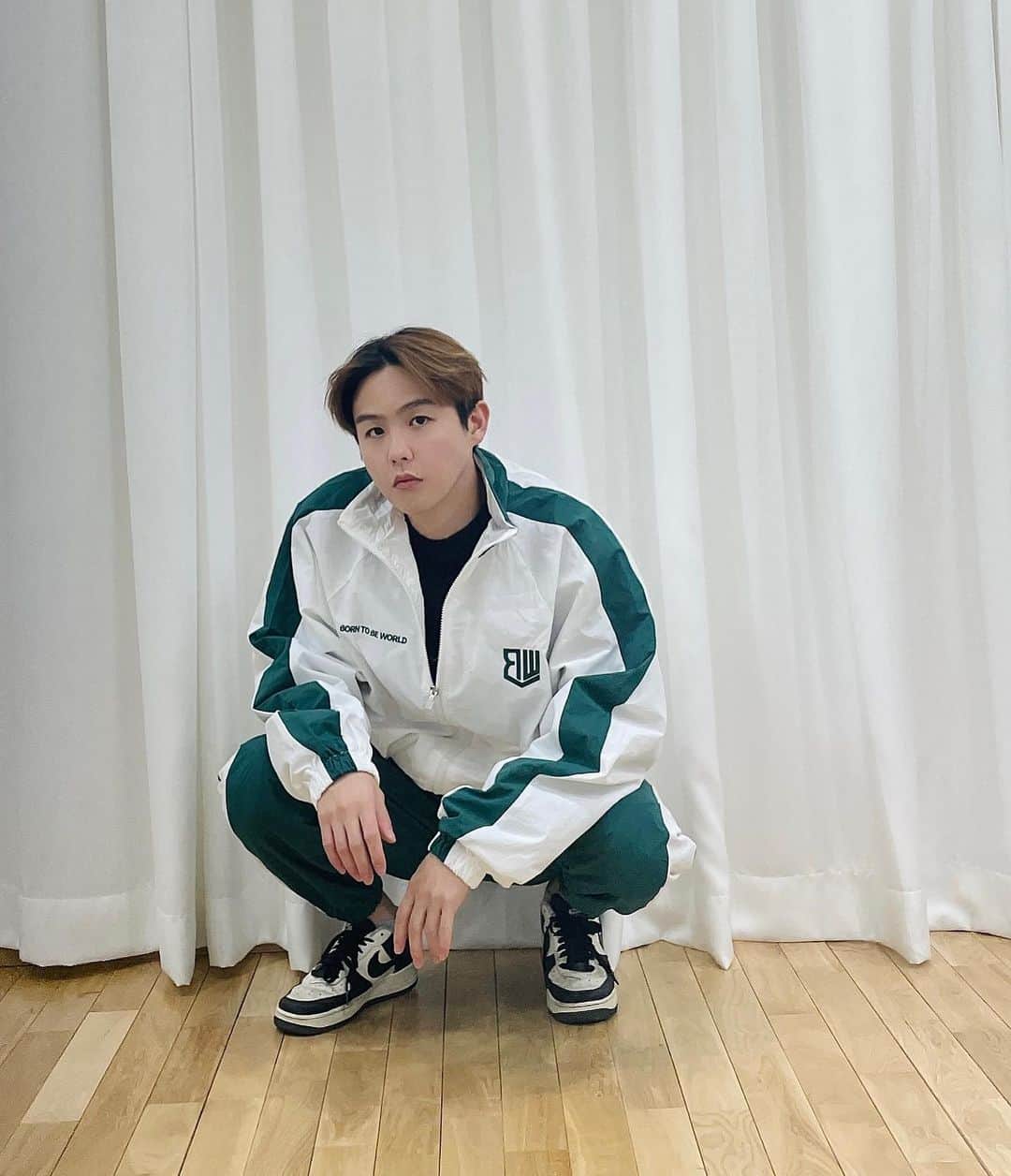 インジュン のインスタグラム：「옷이 이뻐요~🫣 この服好き~🫣 . . . @born2bw_ #본투비월드」