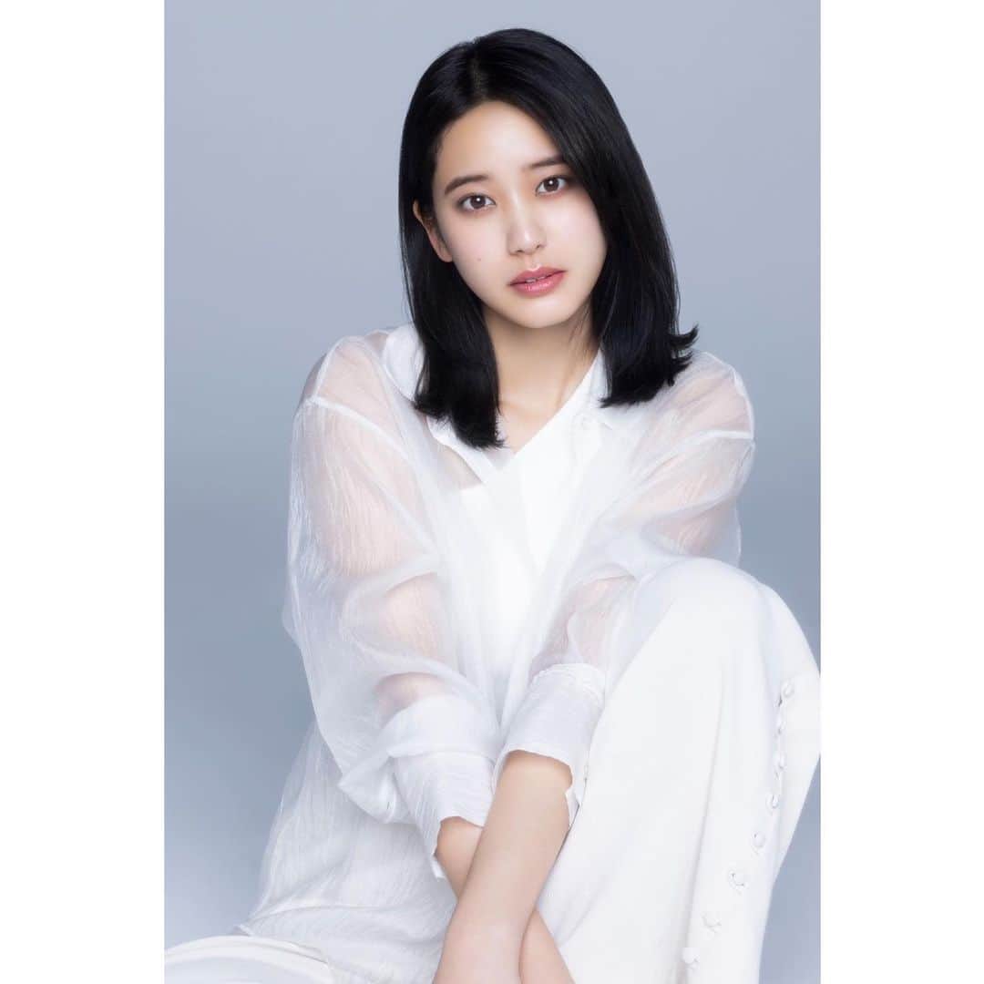 山崎紘菜のインスタグラム：「#宣材写真 #新しいのになりました #気分一新 #やっと変わったぁ笑」