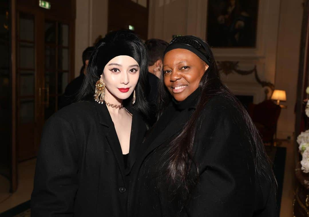 ファン・ビンビンさんのインスタグラム写真 - (ファン・ビンビンInstagram)「Nice meeting you @patmcgrathreal! 😘❤️」3月6日 20時29分 - bingbing_fan