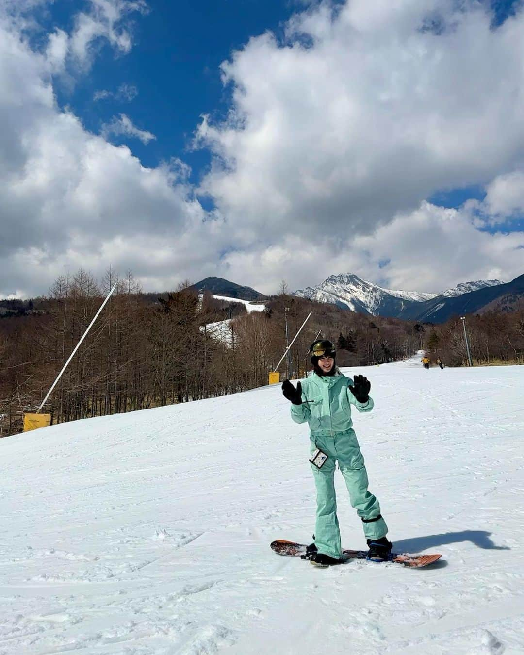 井頭愛海のインスタグラム：「. 初スノボ〜〜🏂🏂🏂 最後の写真へっぴり腰 ww🤣」