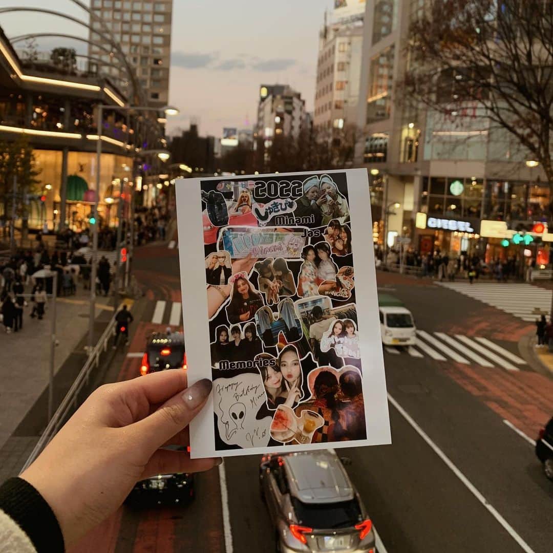 武藤ジャスピンのインスタグラム：「2022年一緒にいすぎて振り返りの画像作って 渡したらどっちも号泣してんのかわいい思い出笑 今年はいって全然予定合わなくてまだ会ってない😤」