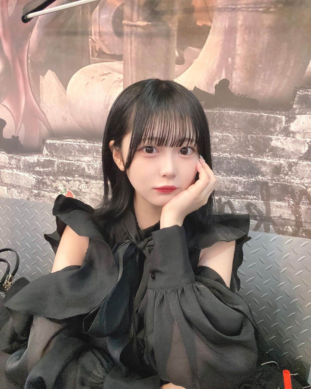 ゆめさんのインスタグラム写真 - (ゆめInstagram)「外ハネ久々🫶🏻   #黒髪ボブ  #外ハネボブ」3月6日 20時49分 - yuyuyucyan__
