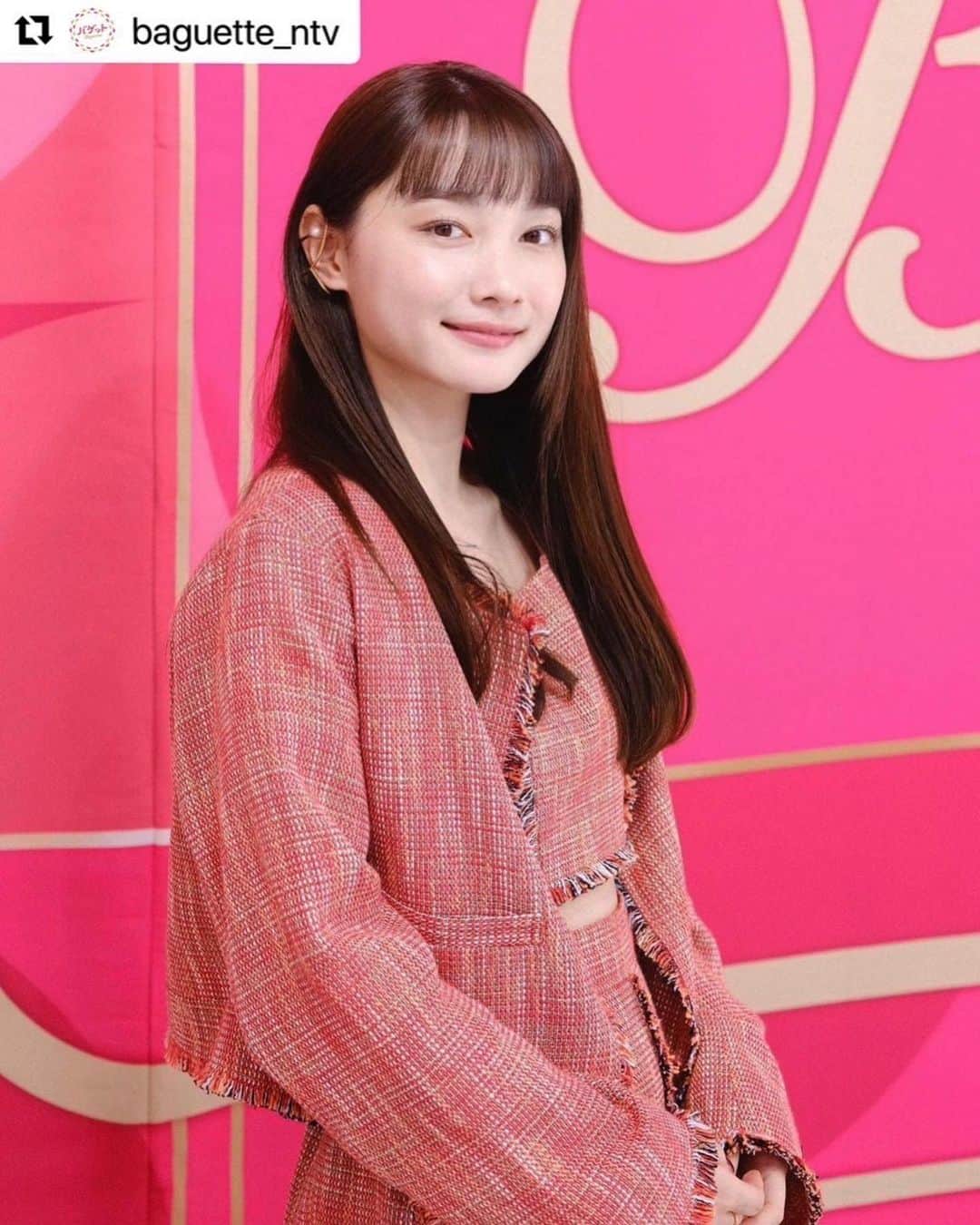新野尾七奈のインスタグラム：「お久しぶりのバゲット🥖❤️ スタジオに帰ってこれて嬉しかった〜、楽しかった〜。 終始幸せで溢れてました♡  👗 @ray_beams_official  #バゲット」