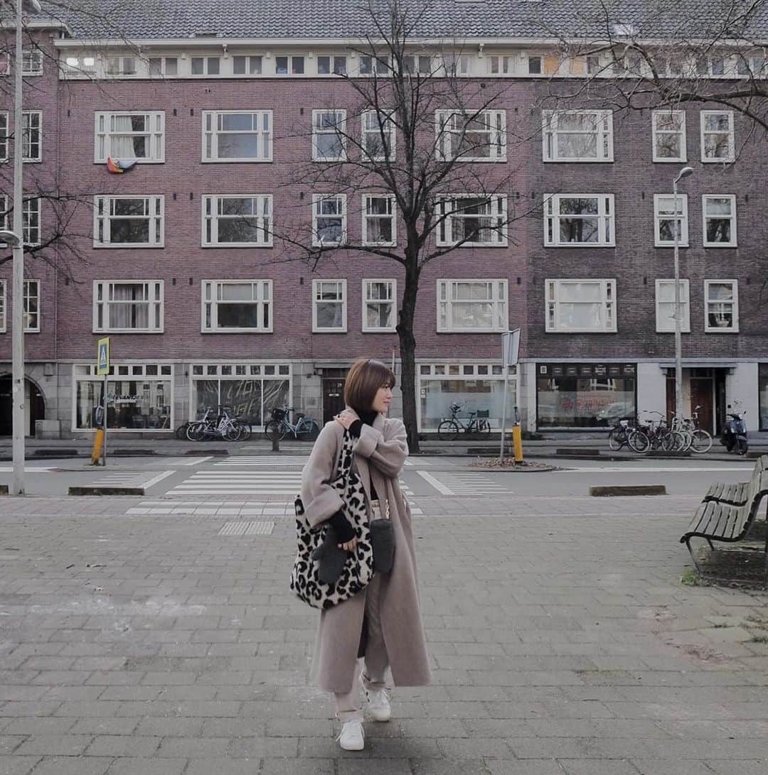 naho_7さんのインスタグラム写真 - (naho_7Instagram)「. Good weekend🐆🤍  #maxmara #maxmaramittens #veja #vejasneakers #vejashoes #studionoos #spickandspan #dailyfashionideas #casualchicstyle #minimalaesthetics #minimalmoodboard #minimalstyledaily #citylook #igersfashion #今日のふく #153cmコーデ #30代コーデ #海外ガール #シンプルスタイル #amsterdamlife #オランダ旅行 #オランダ生活 #オランダ暮らし #海外生活 #海外暮らし #ヨーロッパ生活 #ヨーロッパ暮らし」3月6日 21時17分 - naho_7