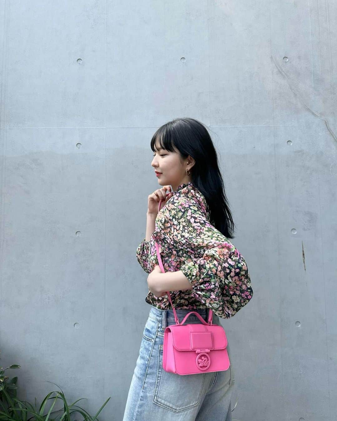 田中芽衣（めいめろ）さんのインスタグラム写真 - (田中芽衣（めいめろ）Instagram)「Longchamp Box-Trot🦩👜💓  コロっとしてるフォルムと  ポイントになるカラーが可愛いんです。 もっと暖かくなったら沢山自然の場所に行きたい🌳  @longchamp  #LongchampBoxTrot #ロンシャン#gifted#LongchampSS23」3月6日 21時26分 - mei_tnk