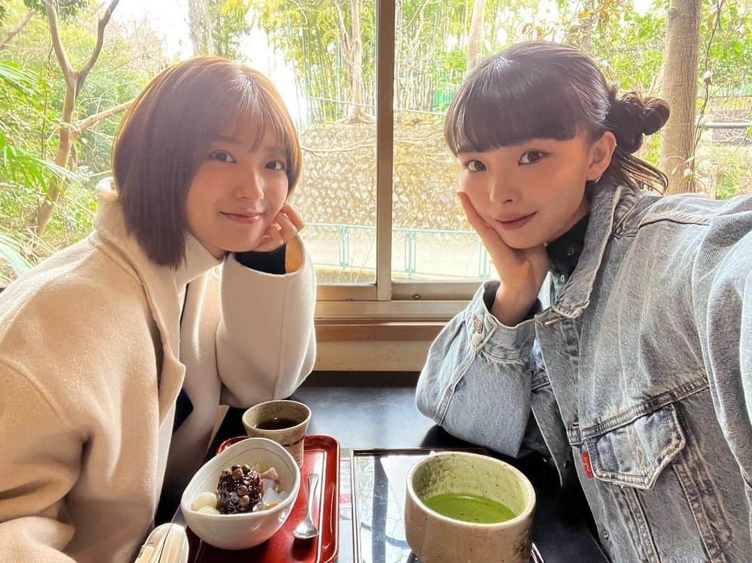 のインスタグラム：「明日から放送のドラマ『who am I』でも一緒のゆりちゃん☺️ とっても柔らかい雰囲気で居心地が良く、色んなお話をうんうんって優しく聞いてくれます、、いつもありがとう🫶 #whoamI #かわいいんだよね本当にね　 #以前投稿した珈琲飲んでるショットを撮ってくれたのゆりちゃんです」