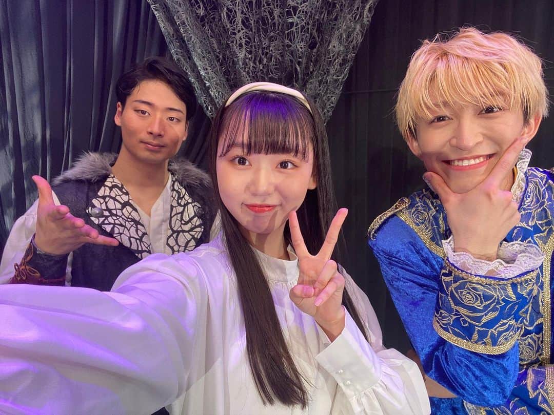 のインスタグラム：「素敵な座組の皆さんと☺️  #シェイクス2023 #shakes2023 #舞台」
