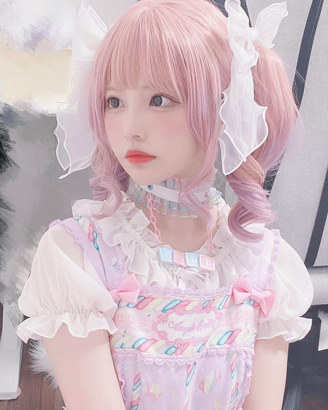 のインスタグラム：「🩰🍼💖🤍🎀 ㅤ choker: @devil666ish  ㅤ ㅤ ㅤ ㅤ ㅤ #lolitafashion #lolita #ロリィタファッション #ロリィタコーデ #ロリィタ #ロリィタさんと繋がりたい #lolitadress #animefashion #angelicpretty #animegirl #로리타 #로리타패션 #Lo娘 #蘿莉 #蘿莉塔 #coordinate #outfit #outfits #outfitpost #ss #自撮り #japanese #japanesegirl #cute #girl #粉我 #좋아요 #팔로미 #셀카」