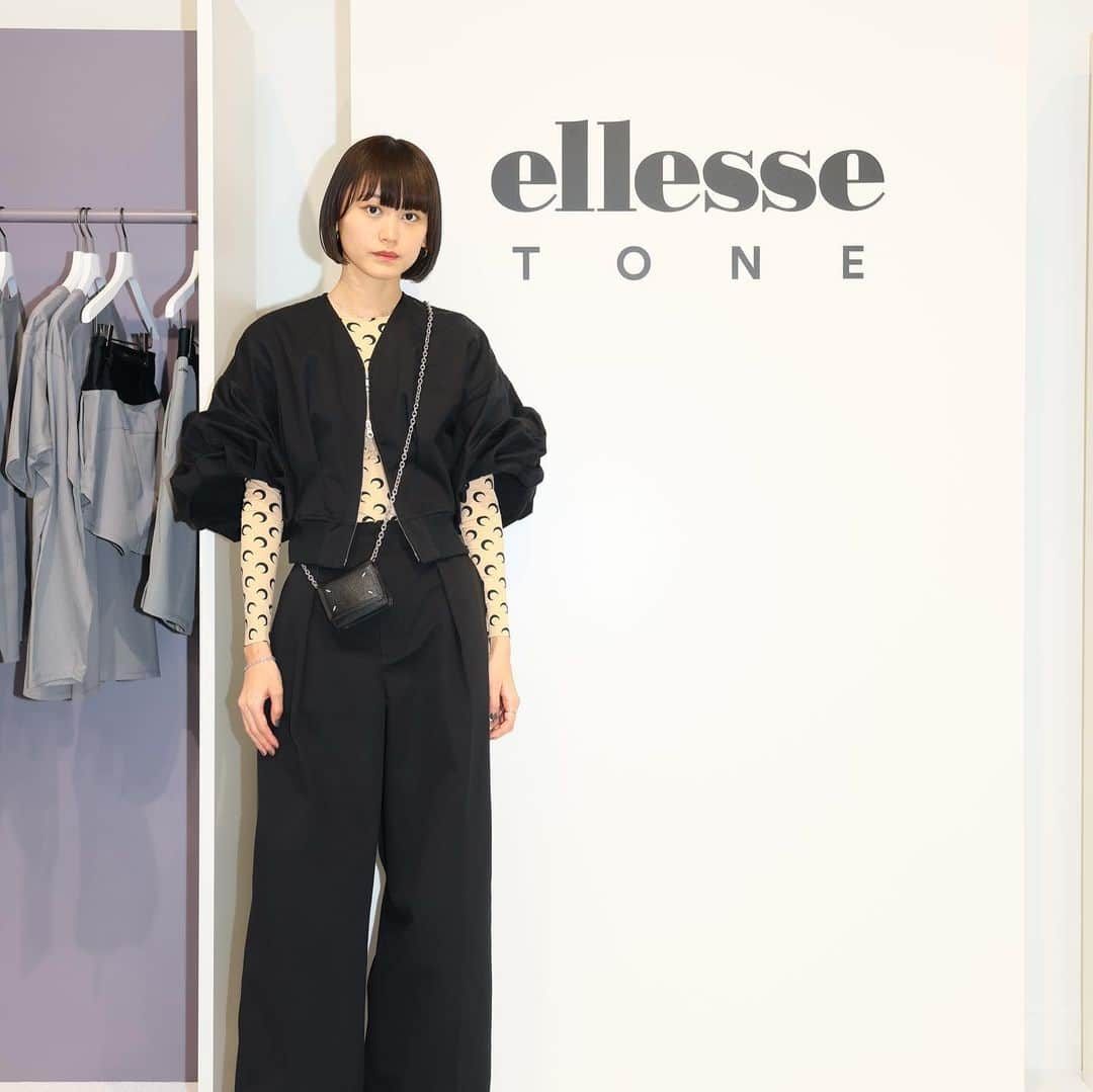 三根有葵さんのインスタグラム写真 - (三根有葵Instagram)「ellesseのrebranding展示会へお邪魔してきました🫧  肌の色が美しく見えるようにと開発され、カラーバリエーション豊富なellesse TONE。 肌触りも機能性も最高なウェアを身に纏ってテニスするのが楽しみ〜🎾  #ellesse  #ellessetone」3月6日 21時55分 - yuki_mine0123