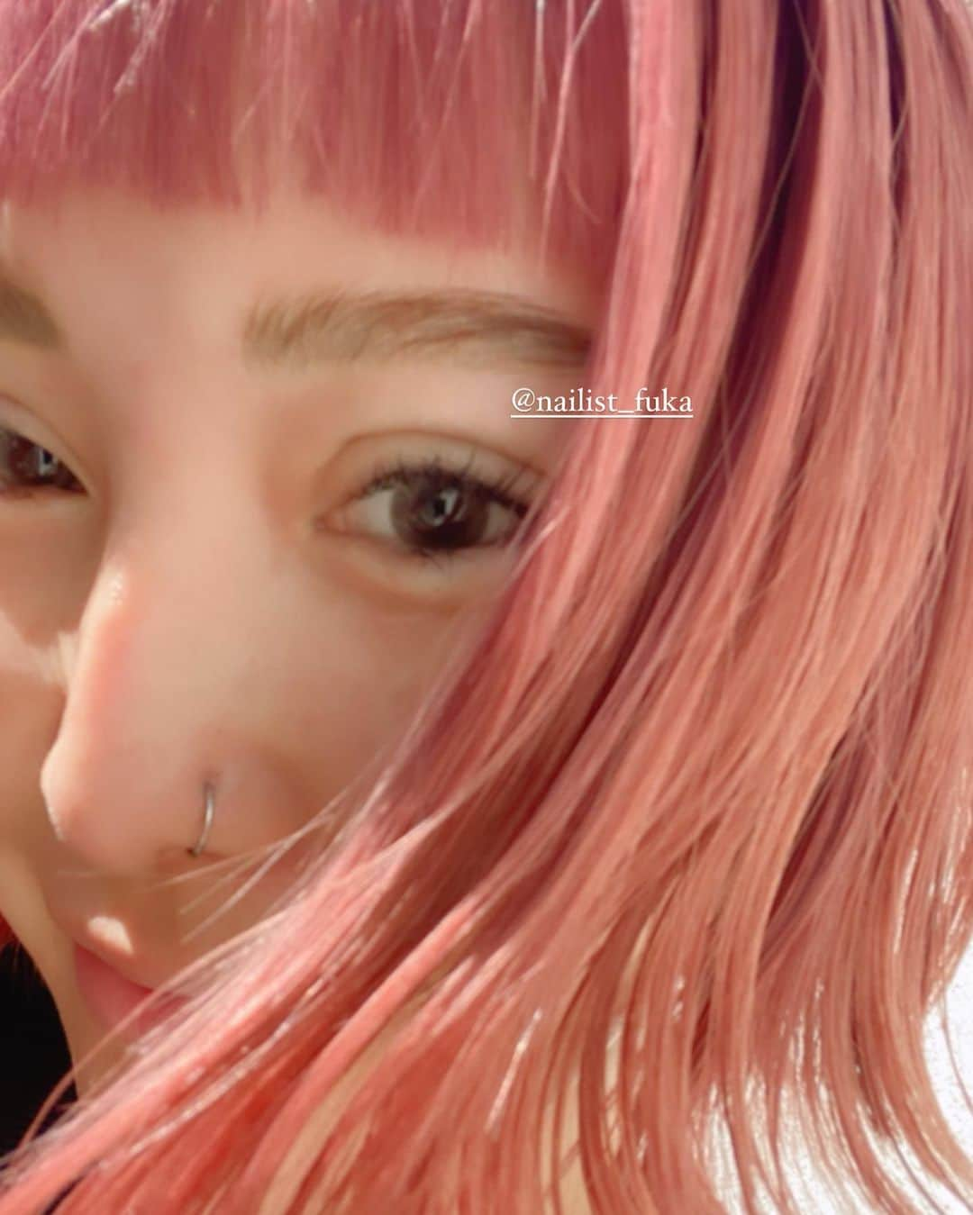 一条ありさのインスタグラム：「Spring🌸 pink hair…🧠 すっぴん  @nae_nagahama  いつもありがとう💕  #淡い桜色 #ブリーチ1回 #4時間 #ピンクヘアー #髪から春 #pinkhair #ノーメイクが自然体 #pink #cherryblossom #japan」